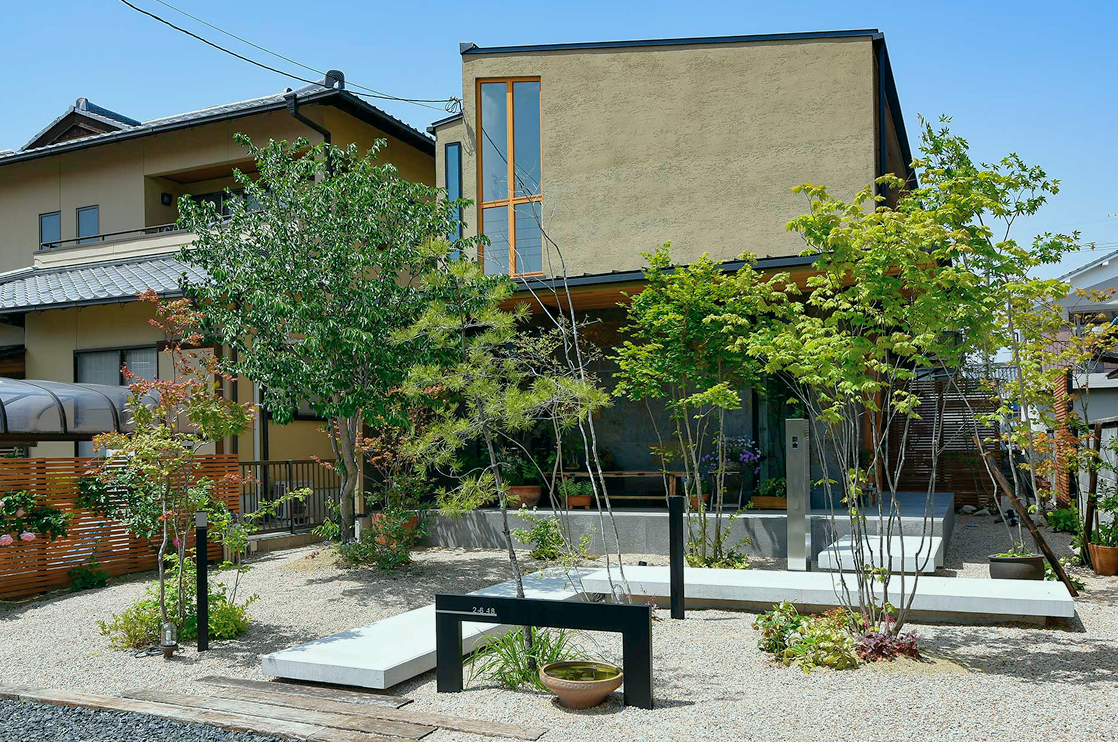 グリーンと暮らす2Fリビングの家