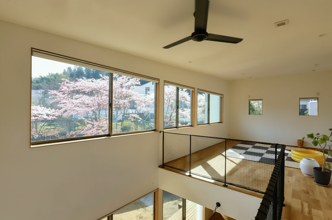 桜を取り込んだ借景の家